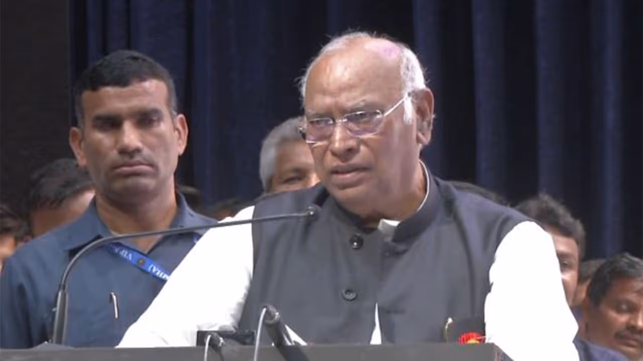 Congress president Mallikarjun Kharge (Photo/ANI) Congress president Mallikarjun Kharge (Photo/ANI)