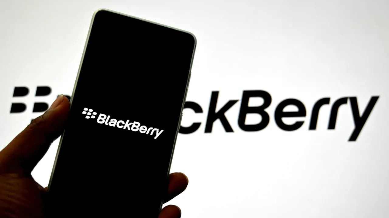 https://stocktwits.com/news articles/markets/equity/black berry retail traders brace for jaw dropping earnings/chDkxfPR3E1