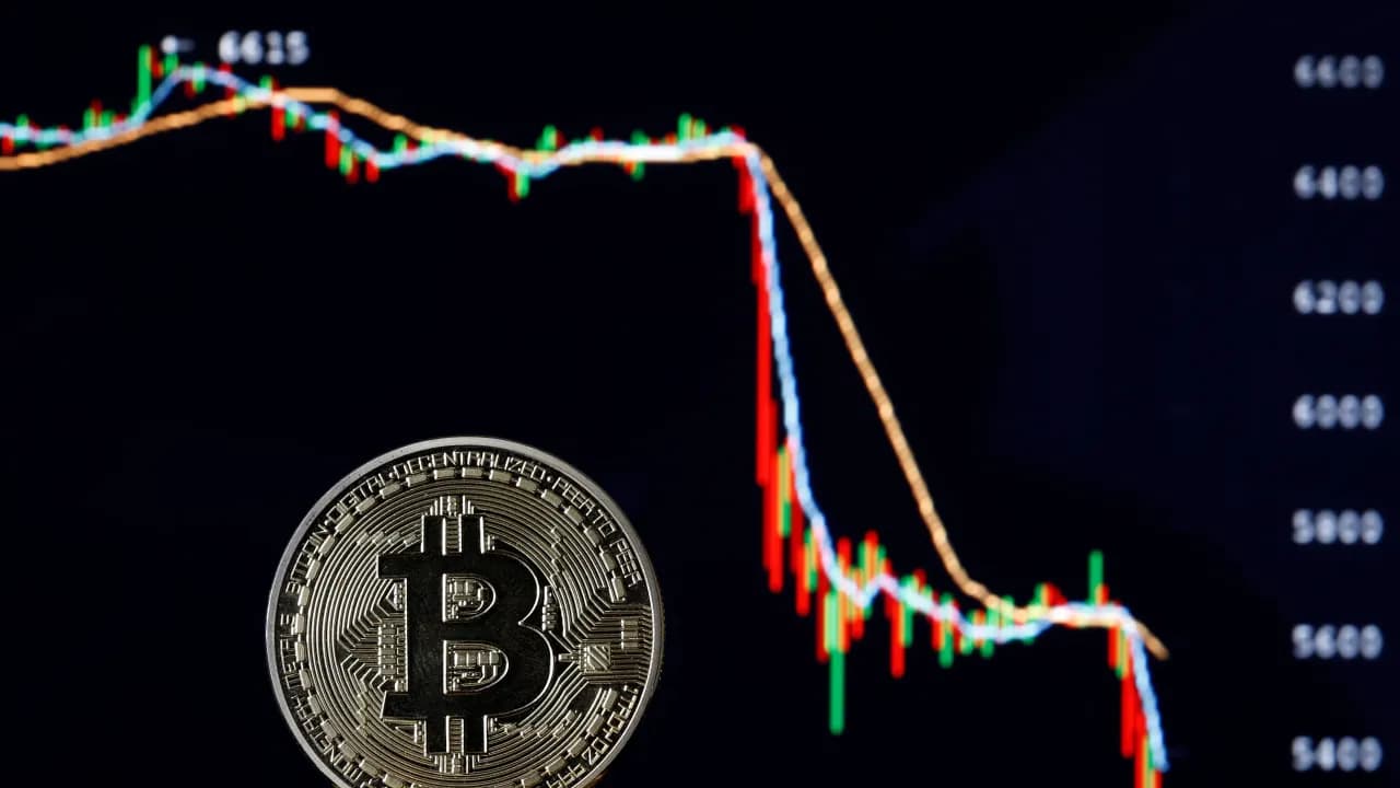 https://stocktwits.com/news articles/markets/cryptocurrency/bitcoin etf withdrawals continue for sixth week solana xrp funds pull in capital/cZKtqZnR7BL https://stocktwits.com/news articles/markets/cryptocurrency/bitcoin etf withdrawals continue for sixth week solana xrp funds pull in capital/cZKtqZnR7BL