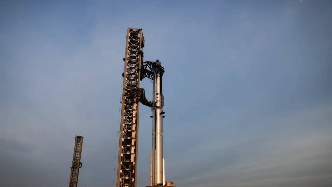 https://stocktwits.com/news articles/markets/equity/spcx stock slips after hours on fresh starship launch delay over weather/cZZFbOjR7UN https://stocktwits.com/news articles/markets/equity/spcx stock slips after hours on fresh starship launch delay over weather/cZZFbOjR7UN