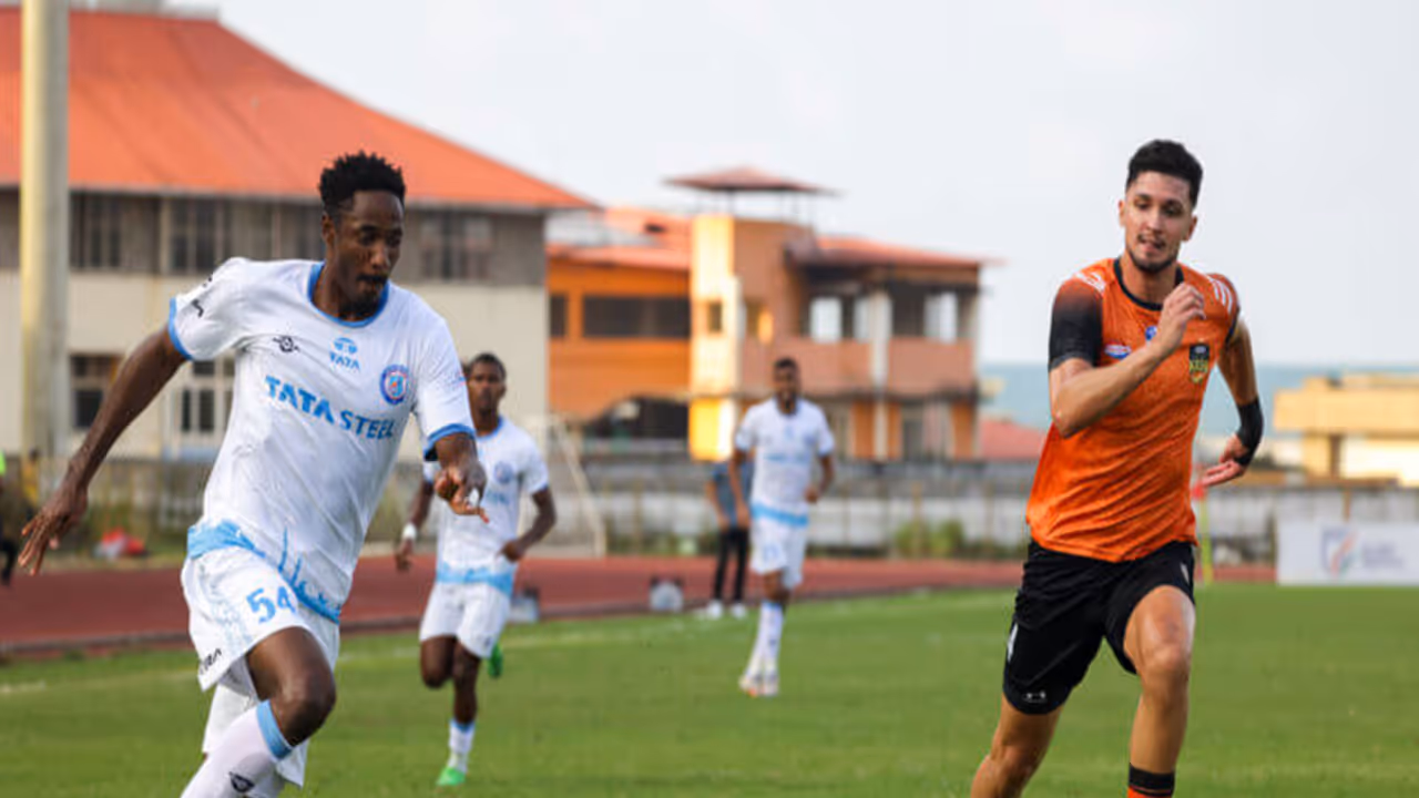 Jamshedpur FC and Inter Kashi in action (Photo: AIFF)