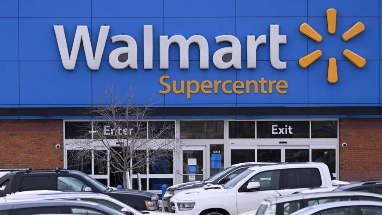 Walmart Stock Slides As Weak Full Year Outlook Dulls Q4 Beat: Retail Stays Upbeat Despite CFO Flagging Trump Tariff Risks