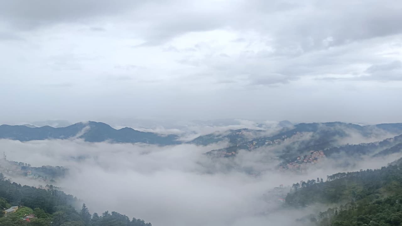 Mist covered valley in Himachal Prafesh during monsoon (Photo/ANI) Mist covered valley in Himachal Prafesh during monsoon (Photo/ANI)