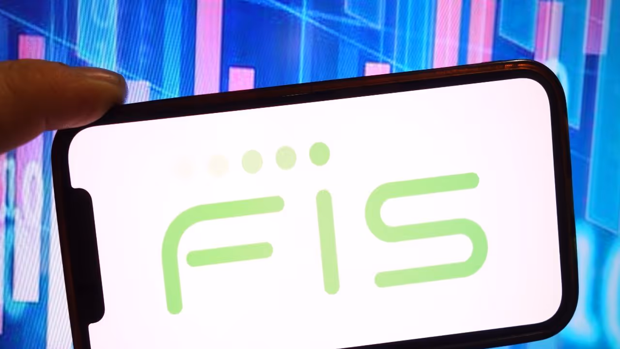 FIS Stock Dives 15% After Q4 Revenue, Guidance Disappoints Investors: Retail Shrugs It Off
