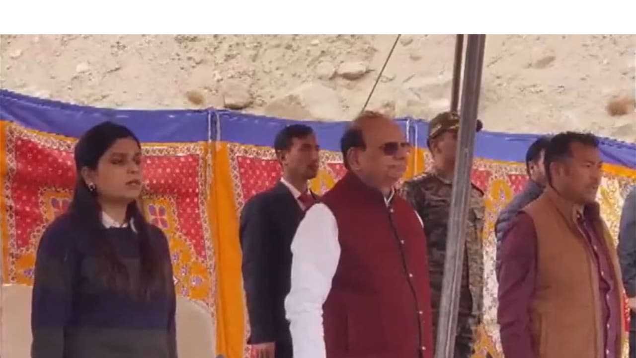 Lieutenant Governor of Ladakh Vinai Kumar Saxena launches Sindhu Jal Samriddhi Abhiyan (Photo/ANI) Lieutenant Governor of Ladakh Vinai Kumar Saxena launches Sindhu Jal Samriddhi Abhiyan (Photo/ANI)
