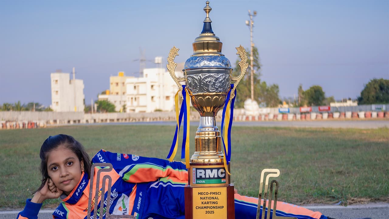 Arshi Gupta with National Karting championship trophy (Image: FMSCI)