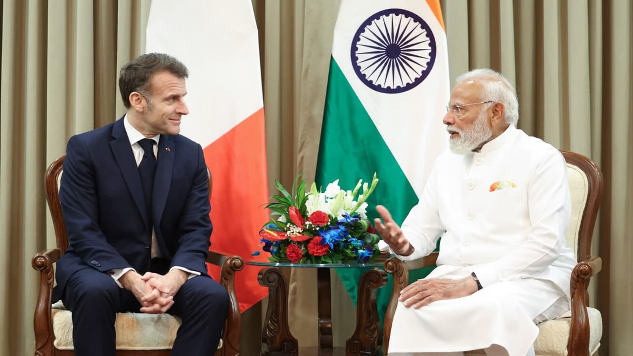 Prime Minister Narendra Modi with French President Emmanuel Macron (Photo/@narendramodi) Prime Minister Narendra Modi with French President Emmanuel Macron (Photo/@narendramodi)