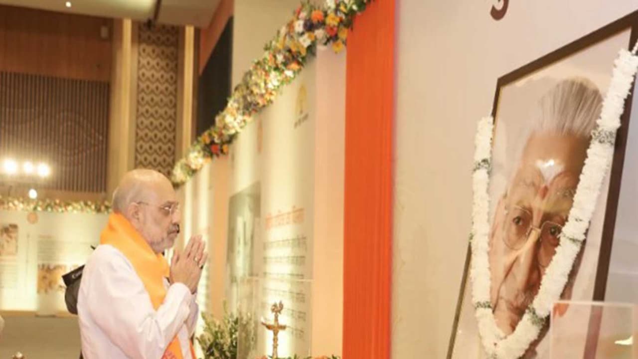 Union Home Minister Amit Shah pays tribute to former VHP leader Ashok Singhal (Photo/VHP) Union Home Minister Amit Shah pays tribute to former VHP leader Ashok Singhal (Photo/VHP)
