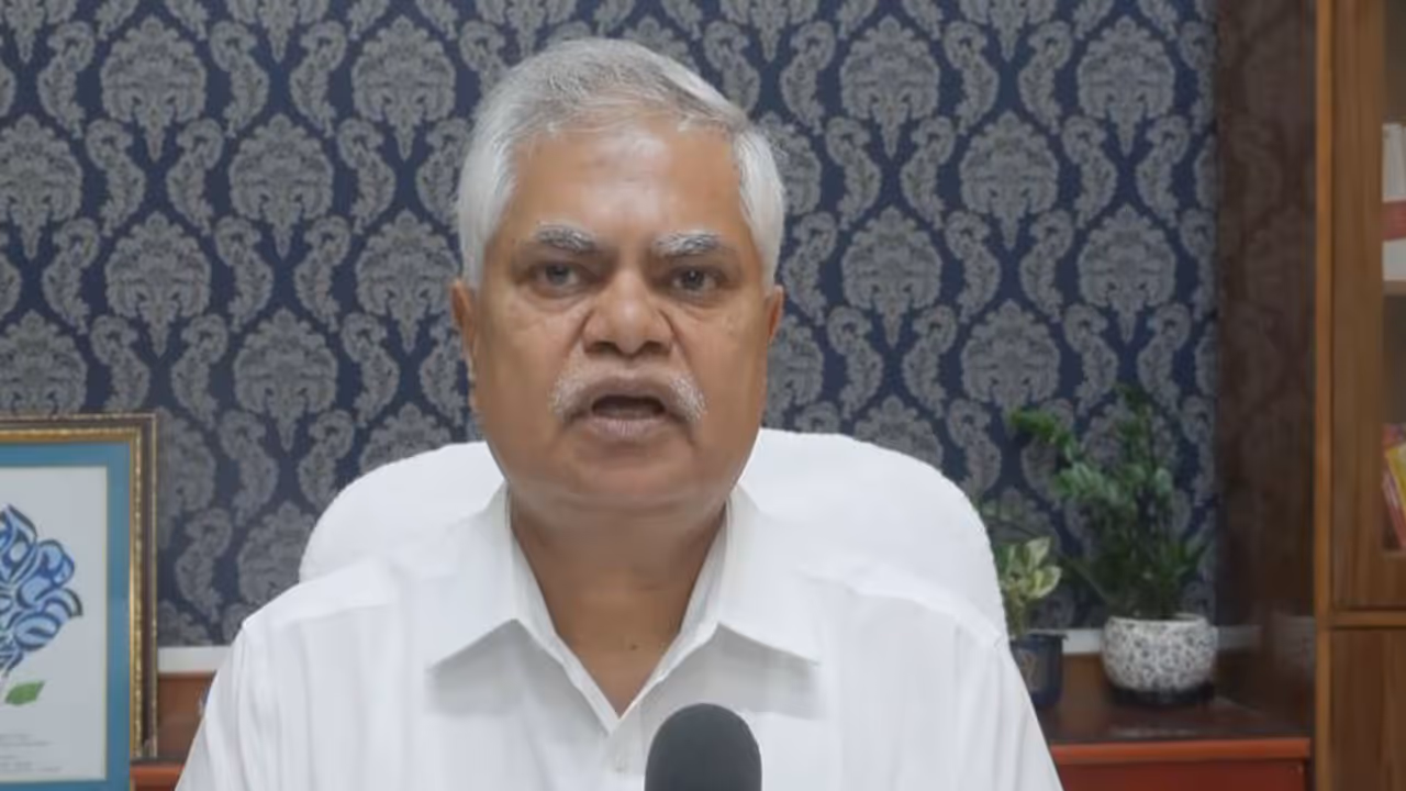 Rajasthan State Election Commissioner Rajeshwar Singh (Photo/ANI) Rajasthan State Election Commissioner Rajeshwar Singh (Photo/ANI)