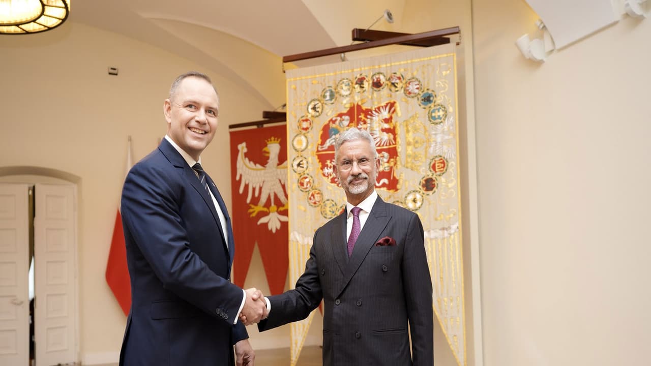 EAM S Jaishankar with Polish President Karol Nawrocki (Photo/X/@DrSJaishankar) EAM S Jaishankar with Polish President Karol Nawrocki (Photo/X/@DrSJaishankar)