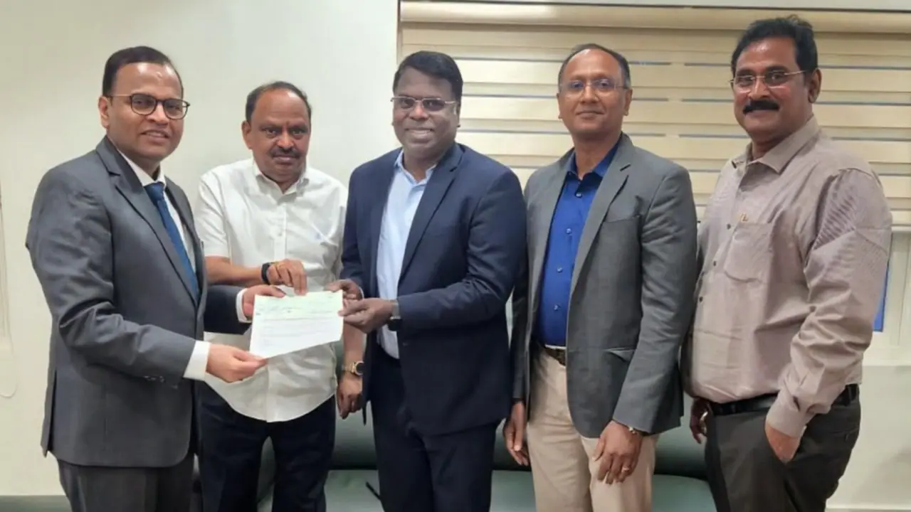 GMR Hyderabad International Airport Limited (GHIAL) remits interim dividend to Telangana Government (Photo/ANI) GMR Hyderabad International Airport Limited (GHIAL) remits interim dividend to Telangana Government (Photo/ANI)
