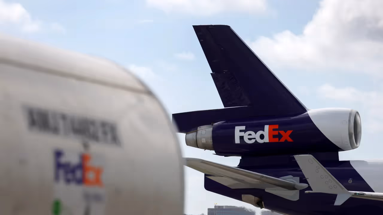https://stocktwits.com/news-articles/markets/equity/fed-ex-projects-tepid-outlook-admits-it-simply-cannot-predict-trump-tariff-fallout-retail-eyes-buying-the-dip/chmJ2XZRR3V