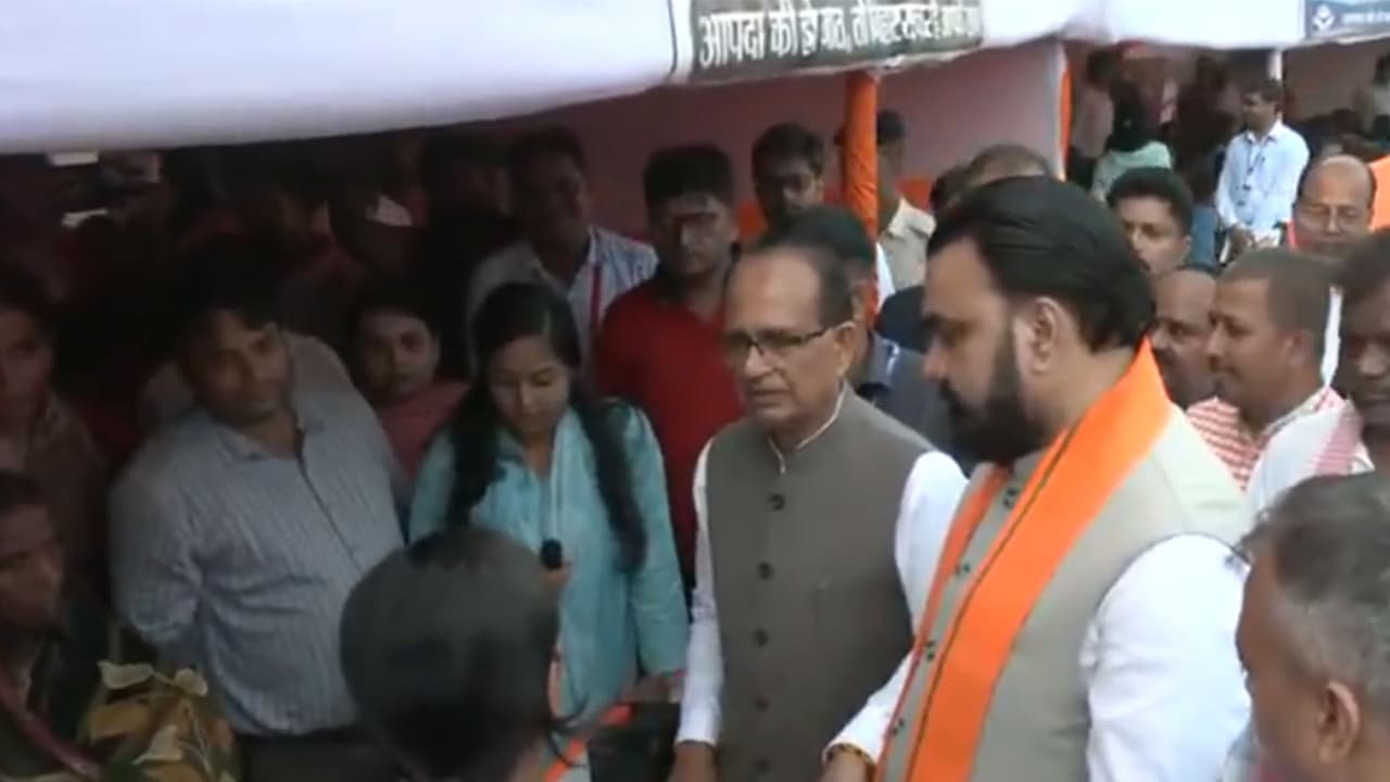 Union minister Shivraj Singh Chouhan, Bihar CM meet Bihar flood victims (Photo/ANI) Union minister Shivraj Singh Chouhan, Bihar CM meet Bihar flood victims (Photo/ANI)
