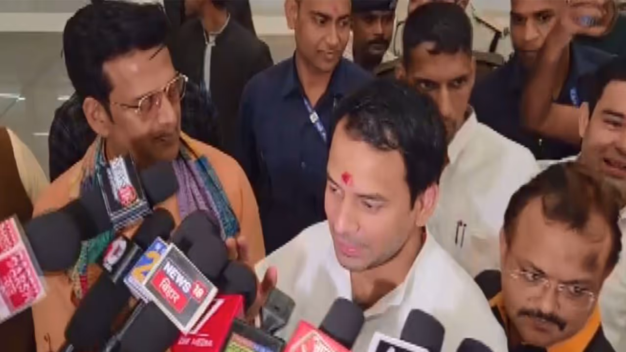 BJP MP Ravi Kishan and Janshakti Janata Dal chief Tej Pratap Yadav (Photo/ANI)