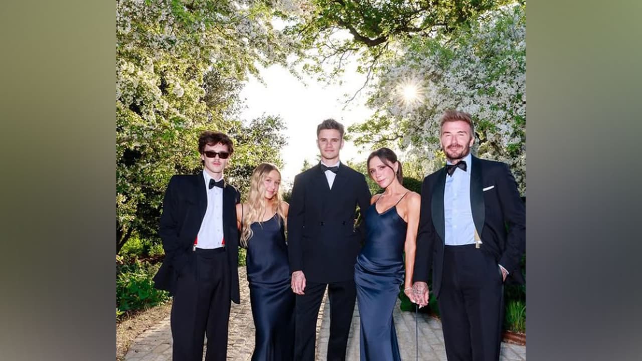 Brooklyn with family (Photo/instagram/victoriabeckham) Brooklyn with family (Photo/instagram/victoriabeckham)