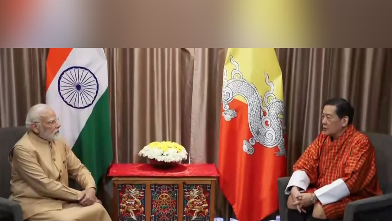 PM Modi meets Bhutan’s 4th King, inaugurates Kalachakra ceremony in Thimphu (Photo/DD News)