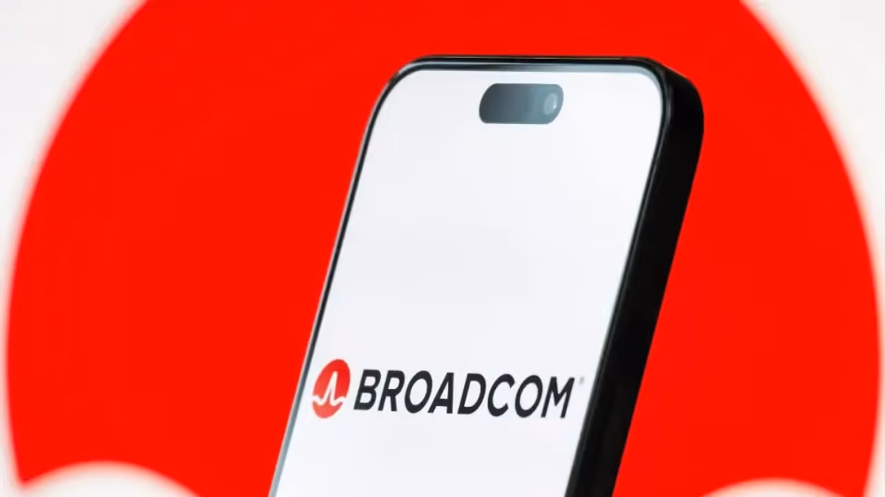 https://stocktwits.com/news articles/markets/equity/broadcom launches tomahawk ultra to speed up ai data/ch8QJbeR5FH