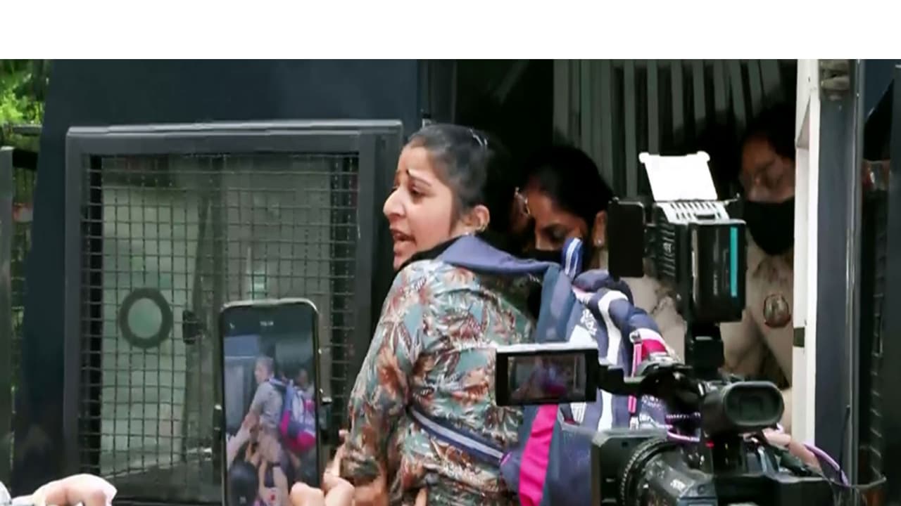 Delhi Police detains a protester near Jantar Mantar area amid the CJP led protest (Photo/ANI) Delhi Police detains a protester near Jantar Mantar area amid the CJP led protest (Photo/ANI)