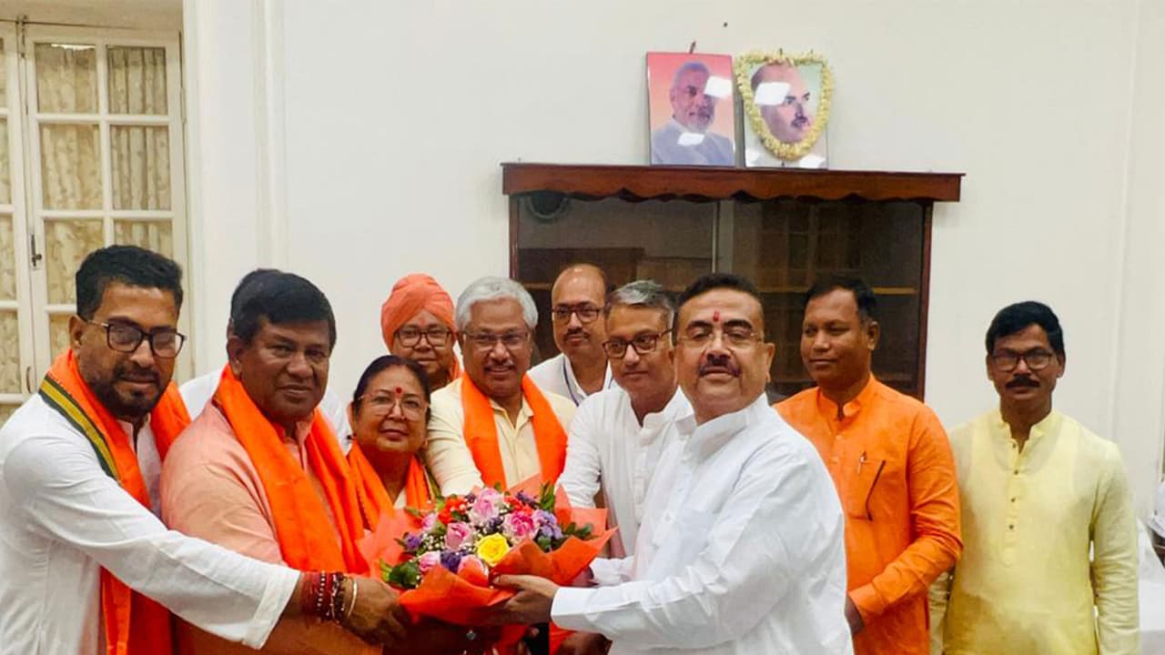 West Bengal CM Suvendu Adhikari with BJP's Speaker candidate Rathindra Bose (Photo/@SuvenduWB) West Bengal CM Suvendu Adhikari with BJP's Speaker candidate Rathindra Bose (Photo/@SuvenduWB)