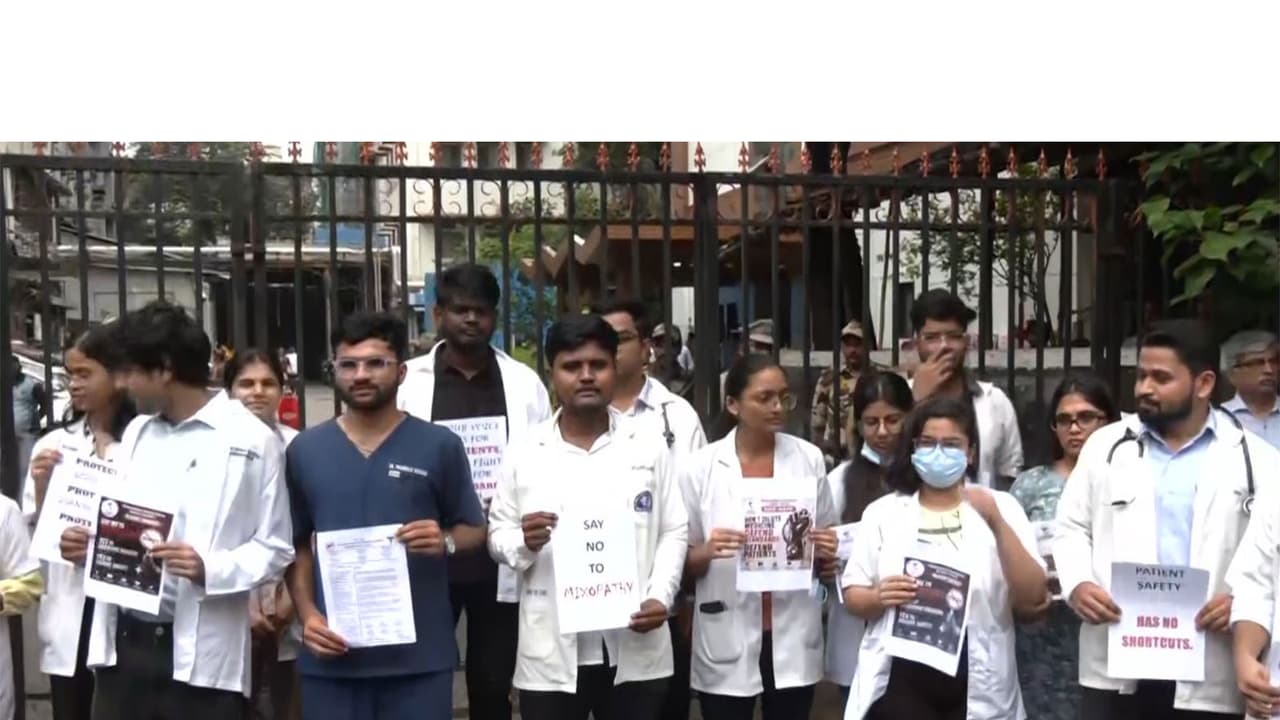 Maharashtra Association of Resident Doctors (MARD) begins indefinite strike (Photo/ANI) Maharashtra Association of Resident Doctors (MARD) begins indefinite strike (Photo/ANI)