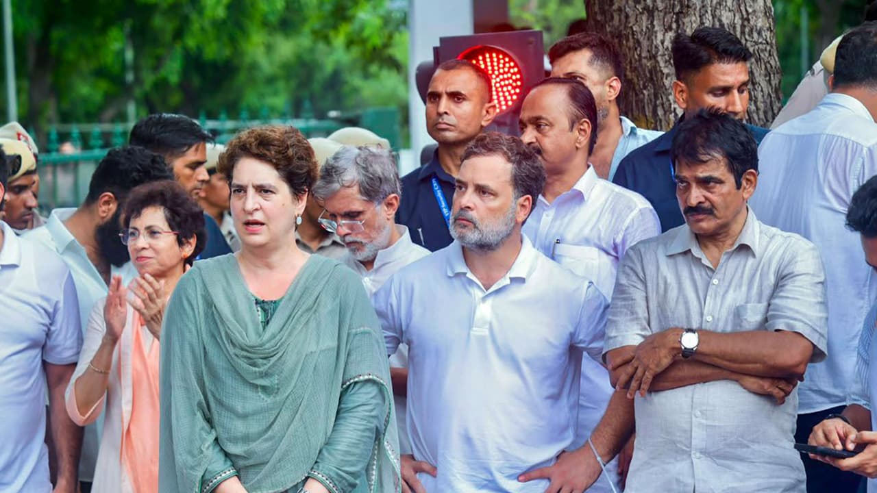 Congress leaders hold protest at Lok Kalyan Marg (File photo/ANI) Congress leaders hold protest at Lok Kalyan Marg (File photo/ANI)