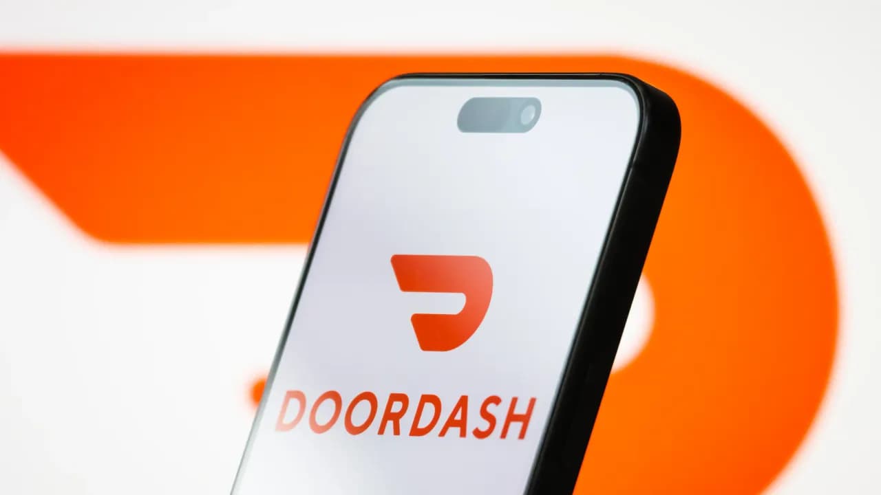 https://stocktwits.com/news articles/markets/equity/door dash unveils ai chatbot to automate orders and reservations/cZKcEz9R7Pc https://stocktwits.com/news articles/markets/equity/door dash unveils ai chatbot to automate orders and reservations/cZKcEz9R7Pc