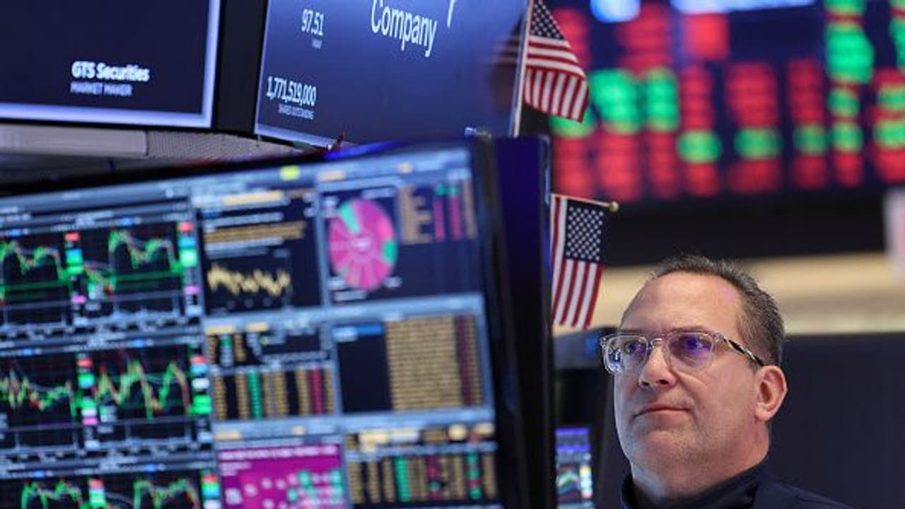 https://stocktwits.com/news articles/markets/equity/barclays alexander altmann says high real rates are the brakes on equity valuations warns market is not out of the woods/cZMFJpZRBhv https://stocktwits.com/news articles/markets/equity/barclays alexander altmann says high real rates are the brakes on equity valuations warns market is not out of the woods/cZMFJpZRBhv