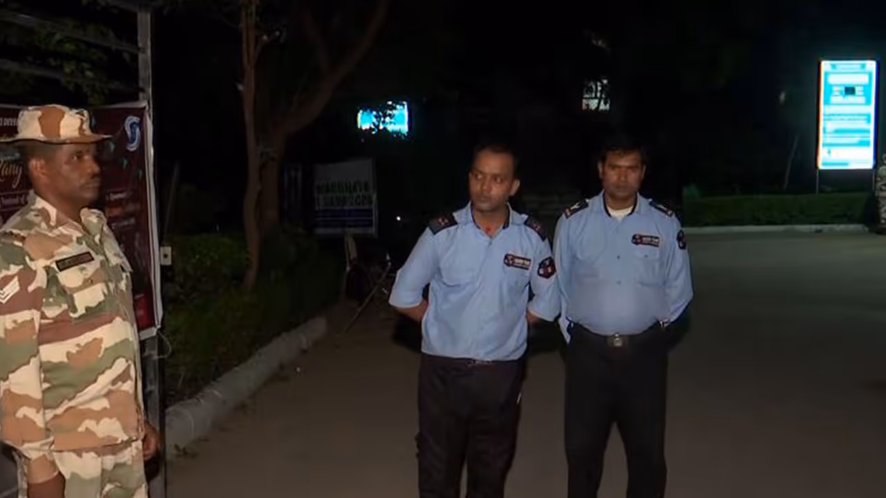 Night security visuals from Aastha Kunj Park (Photo/ANI) Night security visuals from Aastha Kunj Park (Photo/ANI)