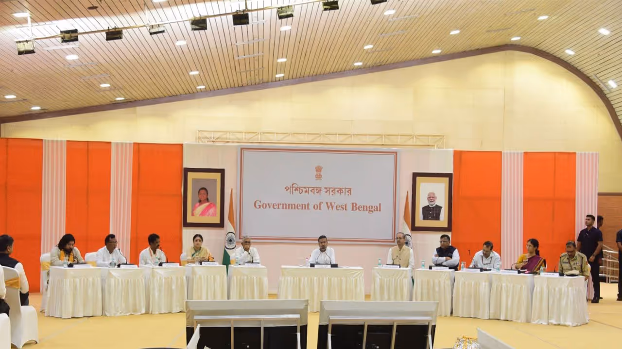 West Bengal Chief Minister Suvendu Adhikari held a high level meeting (Photo/ANI) West Bengal Chief Minister Suvendu Adhikari held a high level meeting (Photo/ANI)