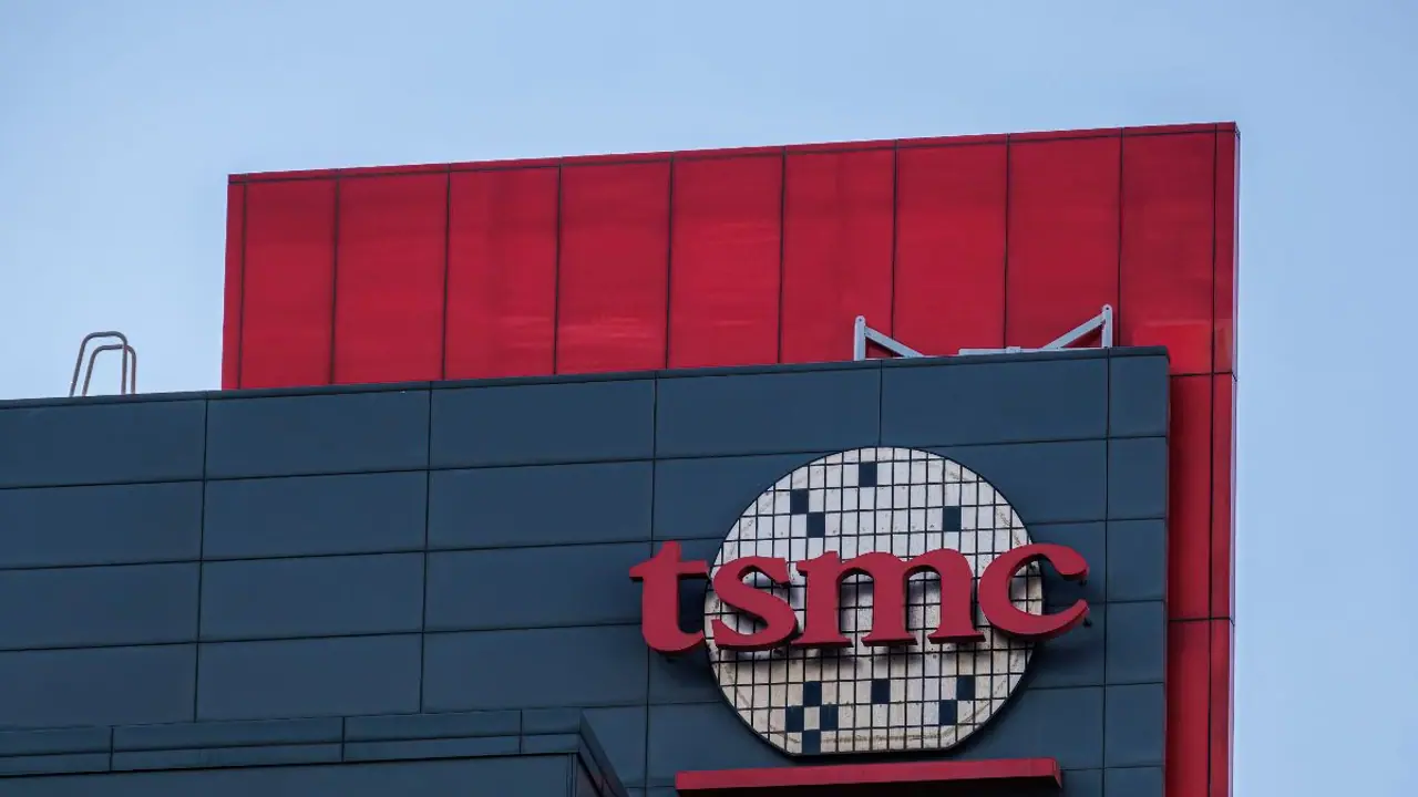 TSMC Stock Slides To 4 Month Low Even As Trump Reportedly Plans To Announce $100B US Chip Deal – Retail Remains Bullish
