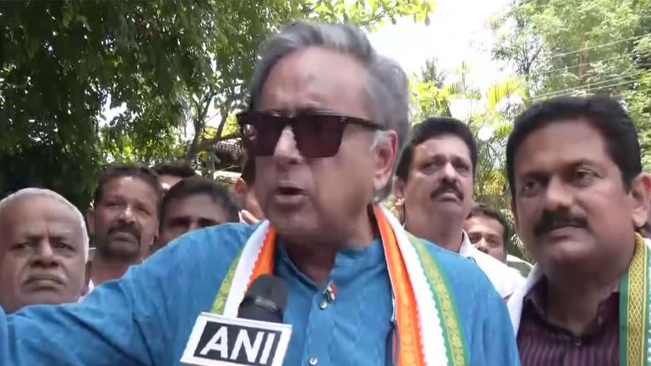 Congress MP Shashi Tharoor (Photo/ANI) Congress MP Shashi Tharoor (Photo/ANI)