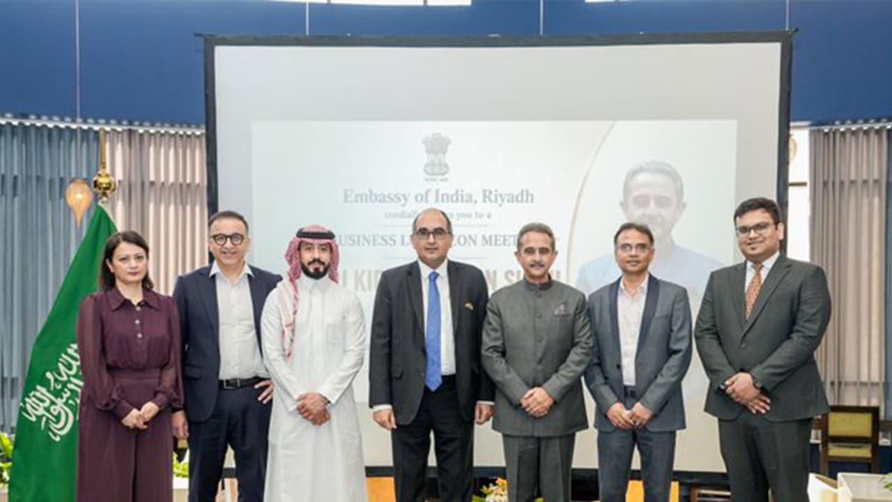 MoS Kirti Vardhan Singh with Indian business leaders, entrepreneurs and professionals in Riyadh. (Photo: X/@KVSinghMPGonda) MoS Kirti Vardhan Singh with Indian business leaders, entrepreneurs and professionals in Riyadh. (Photo: X/@KVSinghMPGonda)
