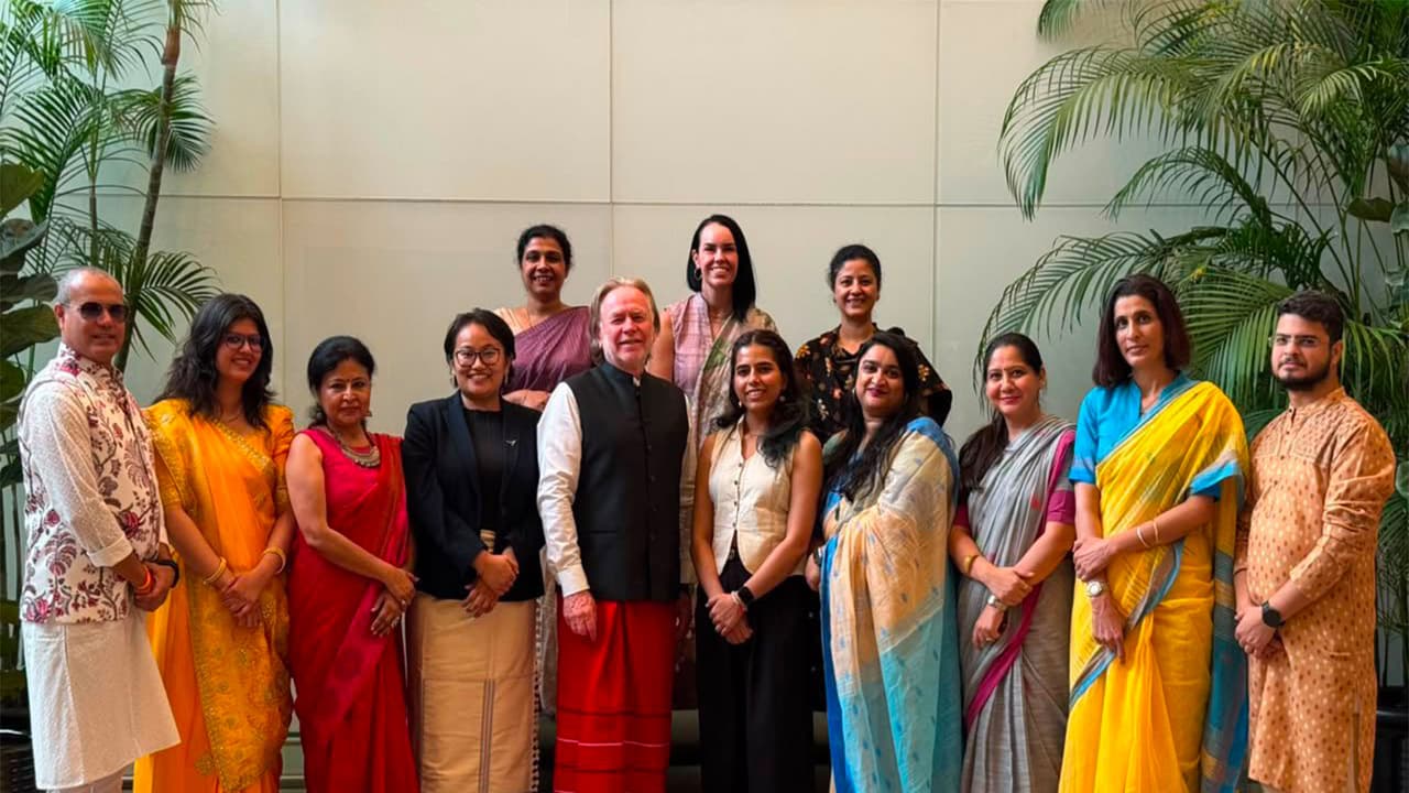 Australia envoy celebrates India's handloom heritage on National Handloom Day (Photo/X@AusHCIndia) Australia envoy celebrates India's handloom heritage on National Handloom Day (Photo/X@AusHCIndia)