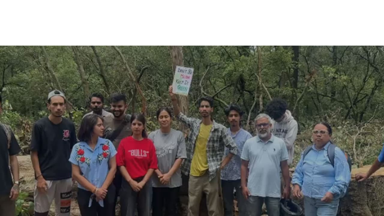 Rishikesh locals protest Sal tree felling for highway project (Photo/ANI) Rishikesh locals protest Sal tree felling for highway project (Photo/ANI)