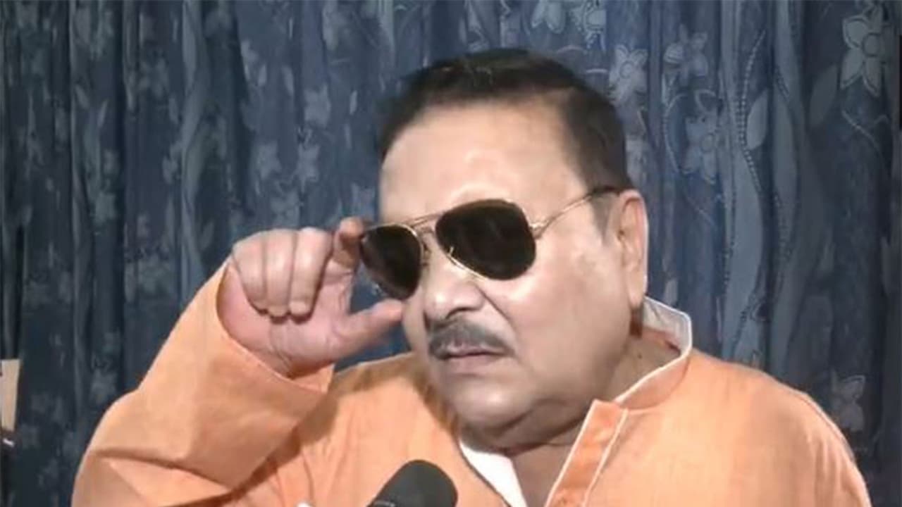 Ritabrata Banerjee led rebel faction leader Madan Mitra (Photo/ANI) Ritabrata Banerjee led rebel faction leader Madan Mitra (Photo/ANI)