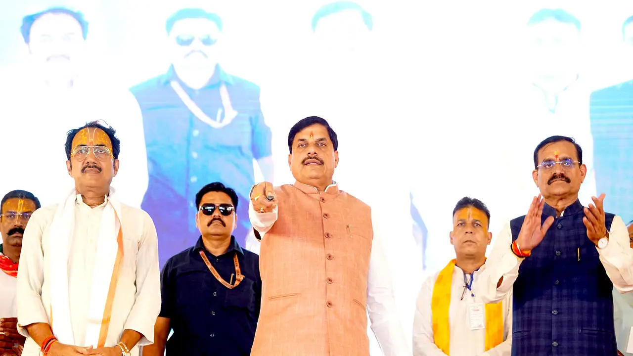 MP CM Mohan Yadav inaugurating and laying foundation stones of various development works in Panna (Photo/ DPR) MP CM Mohan Yadav inaugurating and laying foundation stones of various development works in Panna (Photo/ DPR)