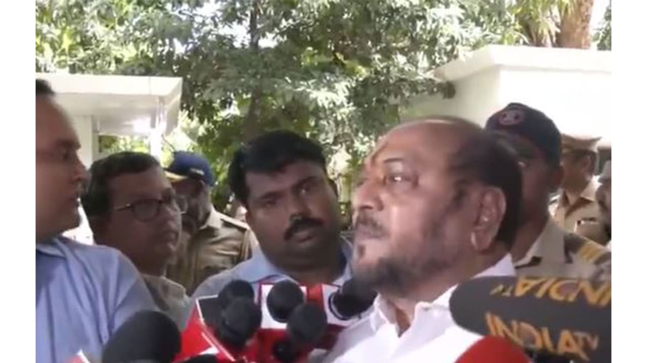 Shiv Sena leader Ramdas Kadam (Photo/ANI) Shiv Sena leader Ramdas Kadam (Photo/ANI)
