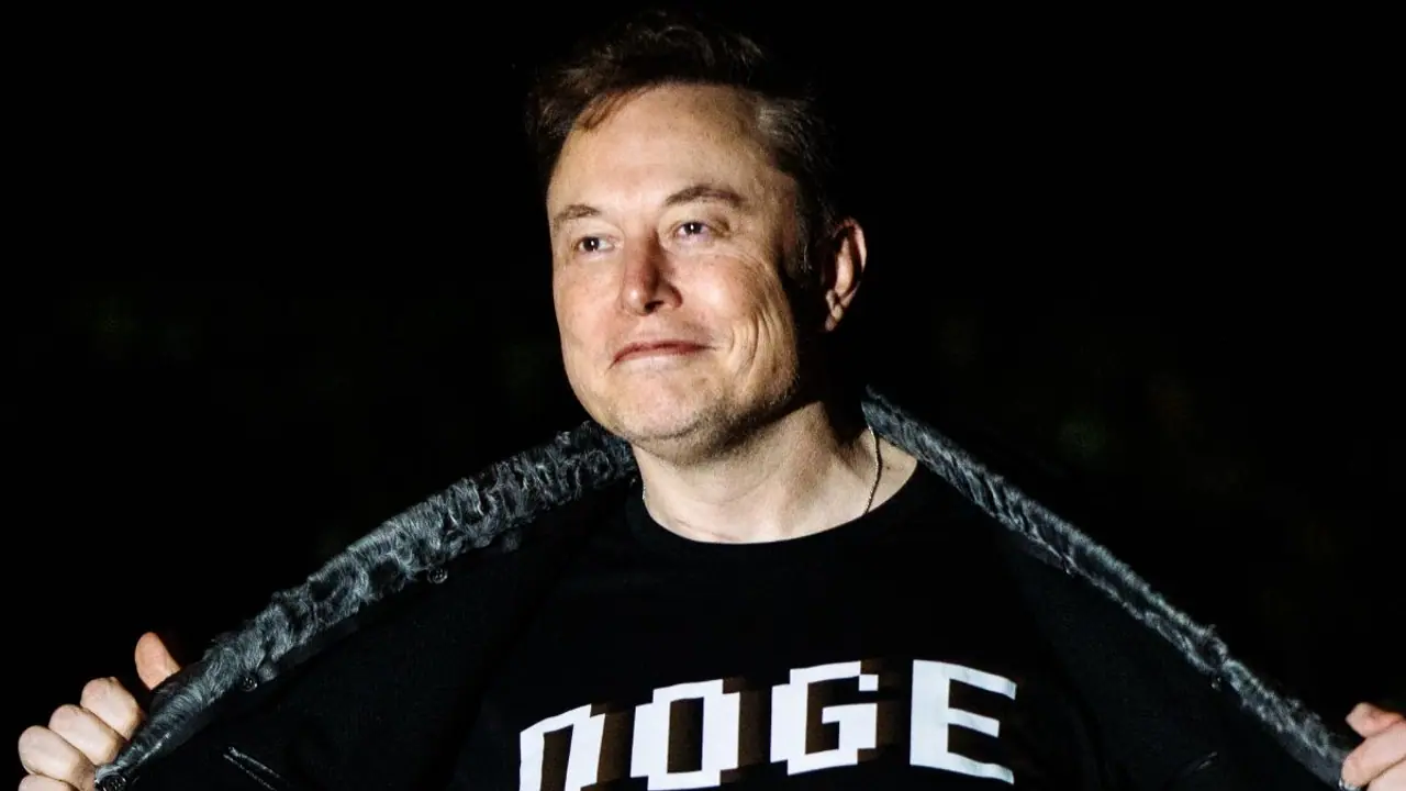 Tesla CEO Elon Musk Plans Another Year With Trump: Retail Braces For More Pain As Stock Hits 5 Month Low