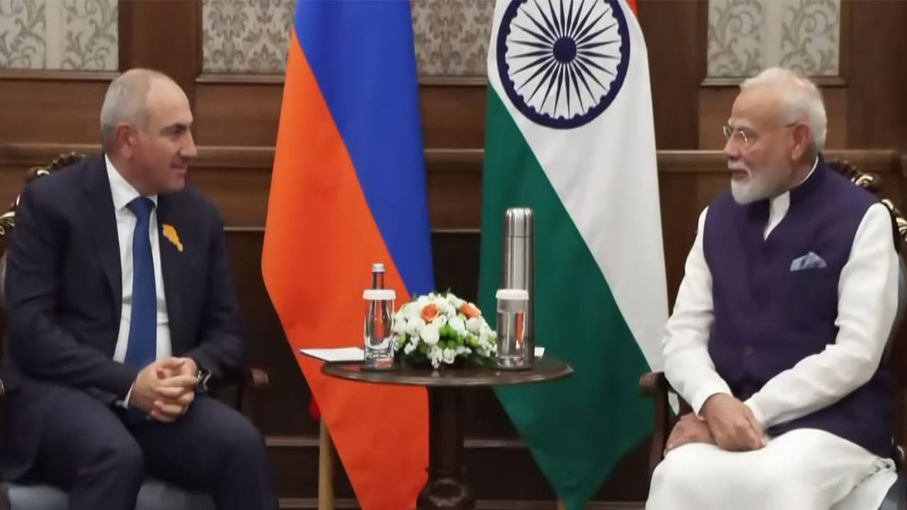 PM Modi meets Armenian Prime Minister Nikol Pashinyan (Photo/ANI/DD) PM Modi meets Armenian Prime Minister Nikol Pashinyan (Photo/ANI/DD)