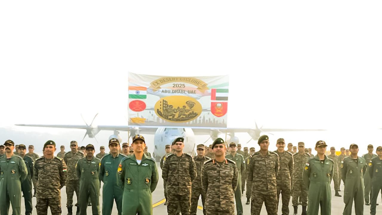 Indian and UAE Army personnel pose together ahead of the joint military exercise DESERT CYCLONE II in Abu Dhabi (Photo/PIB) Indian and UAE Army personnel pose together ahead of the joint military exercise DESERT CYCLONE II in Abu Dhabi (Photo/PIB)