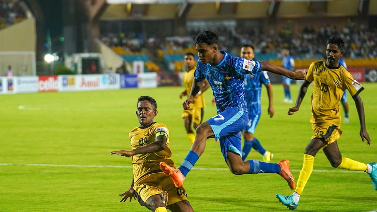 Defenders FC and Indian Air Force players in action (Photo: Durand Cup) Defenders FC and Indian Air Force players in action (Photo: Durand Cup)