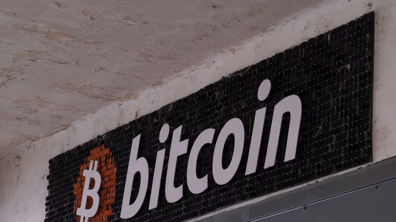 https://stocktwits.com/news articles/markets/cryptocurrency/bitcoin price rebounds to 86 k with jobs data looming mstr coin bmnr stocks gain/cZDj7WxRBK2 https://stocktwits.com/news articles/markets/cryptocurrency/bitcoin price rebounds to 86 k with jobs data looming mstr coin bmnr stocks gain/cZDj7WxRBK2