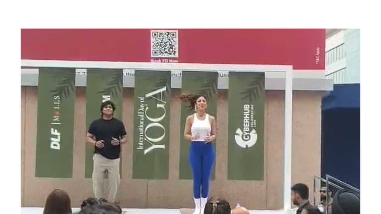 Neeraj Chopra and Shilpa Shetty performing Yoga (Photo/ANI) Neeraj Chopra and Shilpa Shetty performing Yoga (Photo/ANI)
