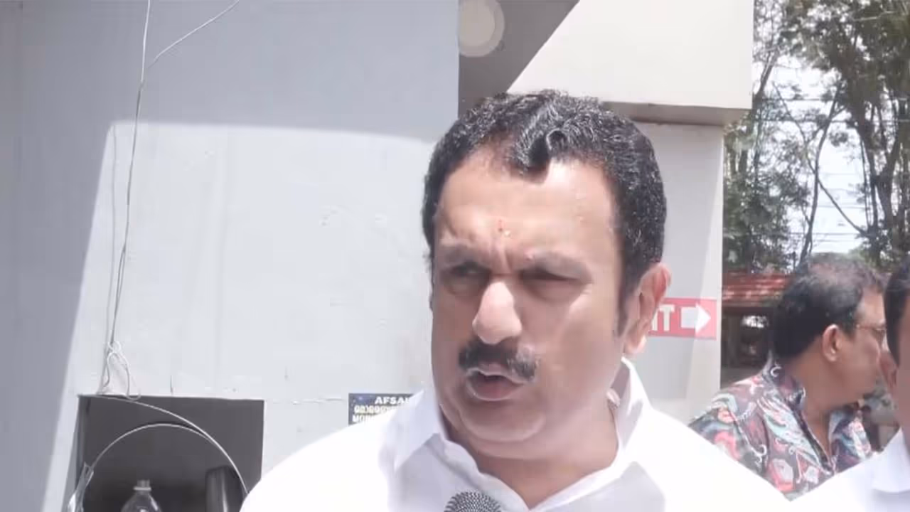 Keralam Health Minister K Muraleedharan (Photo/ANI) Keralam Health Minister K Muraleedharan (Photo/ANI)