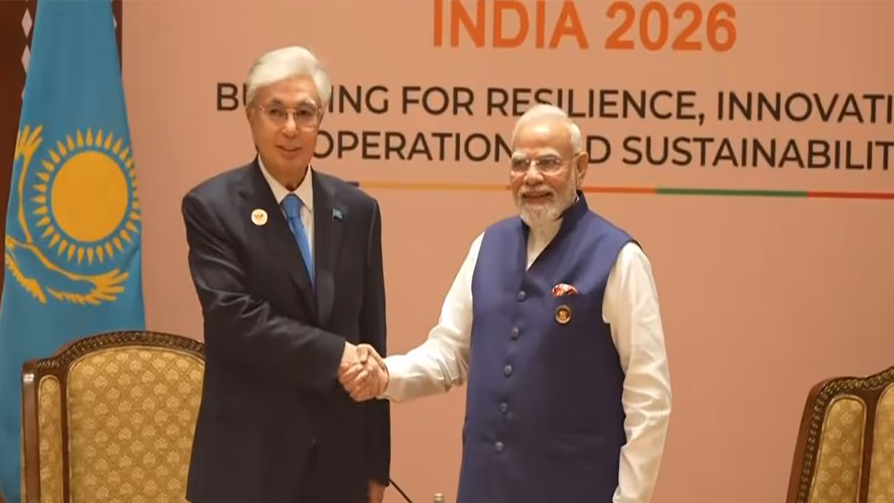 Prime Minister Narendra Modi with Kazakhstan President Kassym Jomart Tokayev (Photo/DD) Prime Minister Narendra Modi with Kazakhstan President Kassym Jomart Tokayev (Photo/DD)