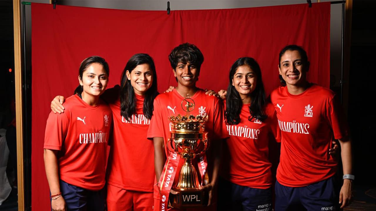 RCB players with WPL trophy (Photo: RCB) RCB players with WPL trophy (Photo: RCB)