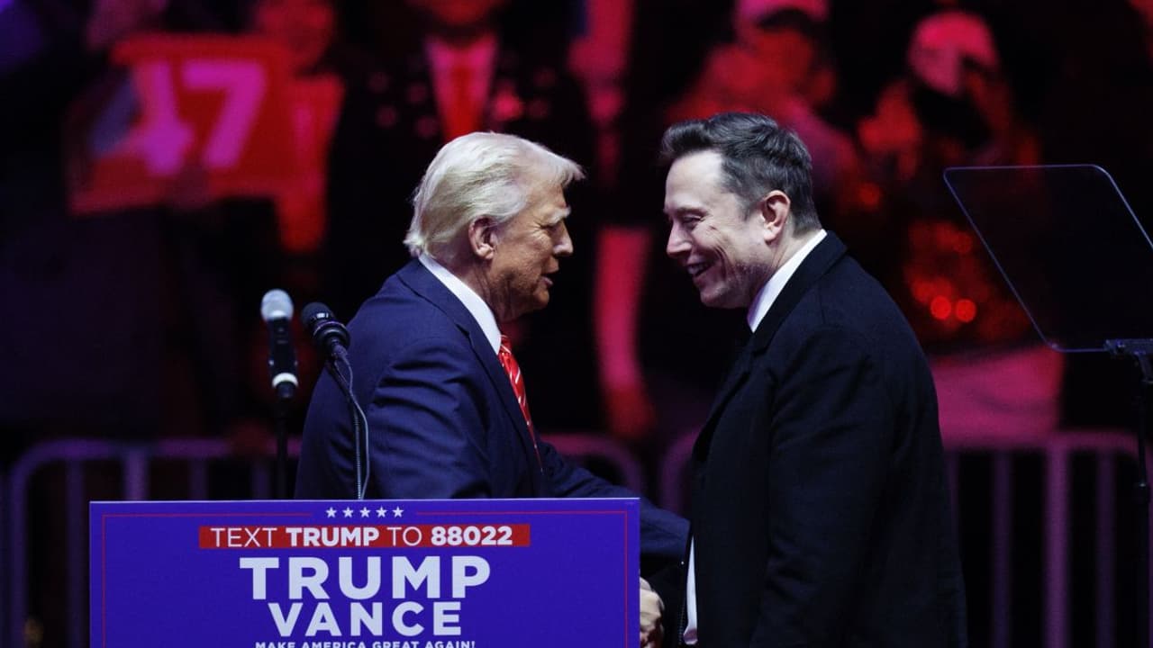 Tesla Remains Piper Sandler’s Top ‘Buy and Hold’ Idea, But Trump’s EV Threat Dents Stock And Retail Confidence