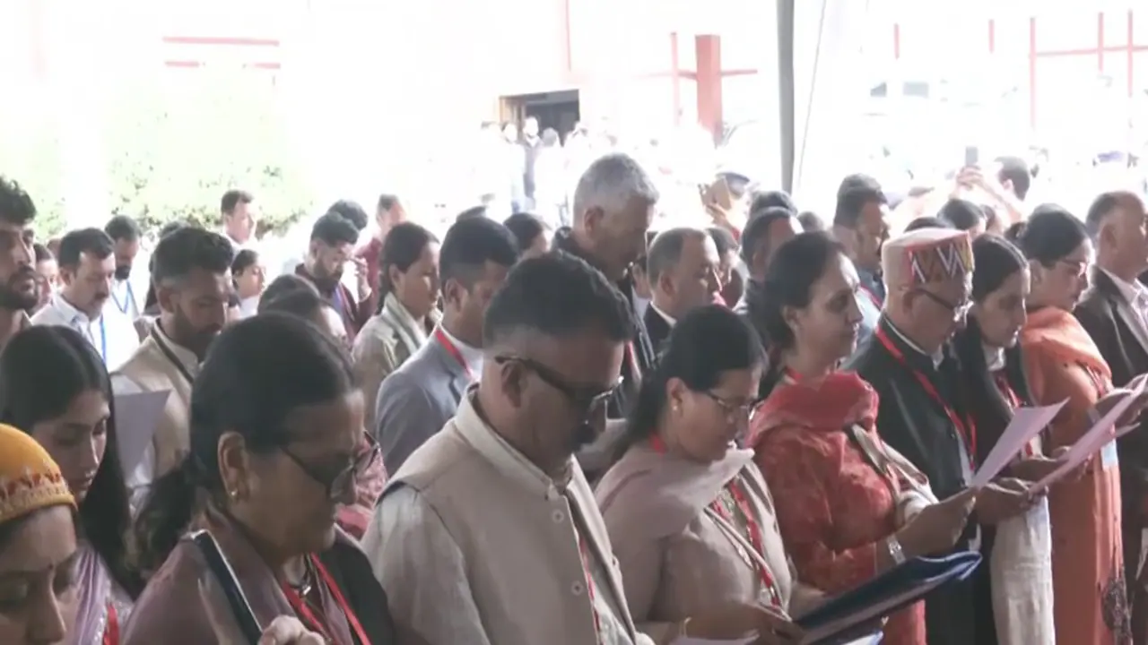 Panchayat pradhans during oath ceremony (Photo/ANI) Panchayat pradhans during oath ceremony (Photo/ANI)