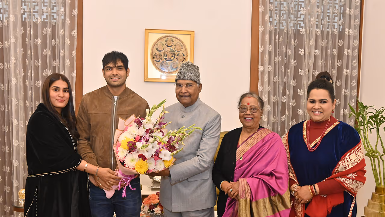Neeraj Chopra and wife Himani with former President Ram Nath Kovind (Photo: X/ @ramnathkovind) Neeraj Chopra and wife Himani with former President Ram Nath Kovind (Photo: X/ @ramnathkovind)