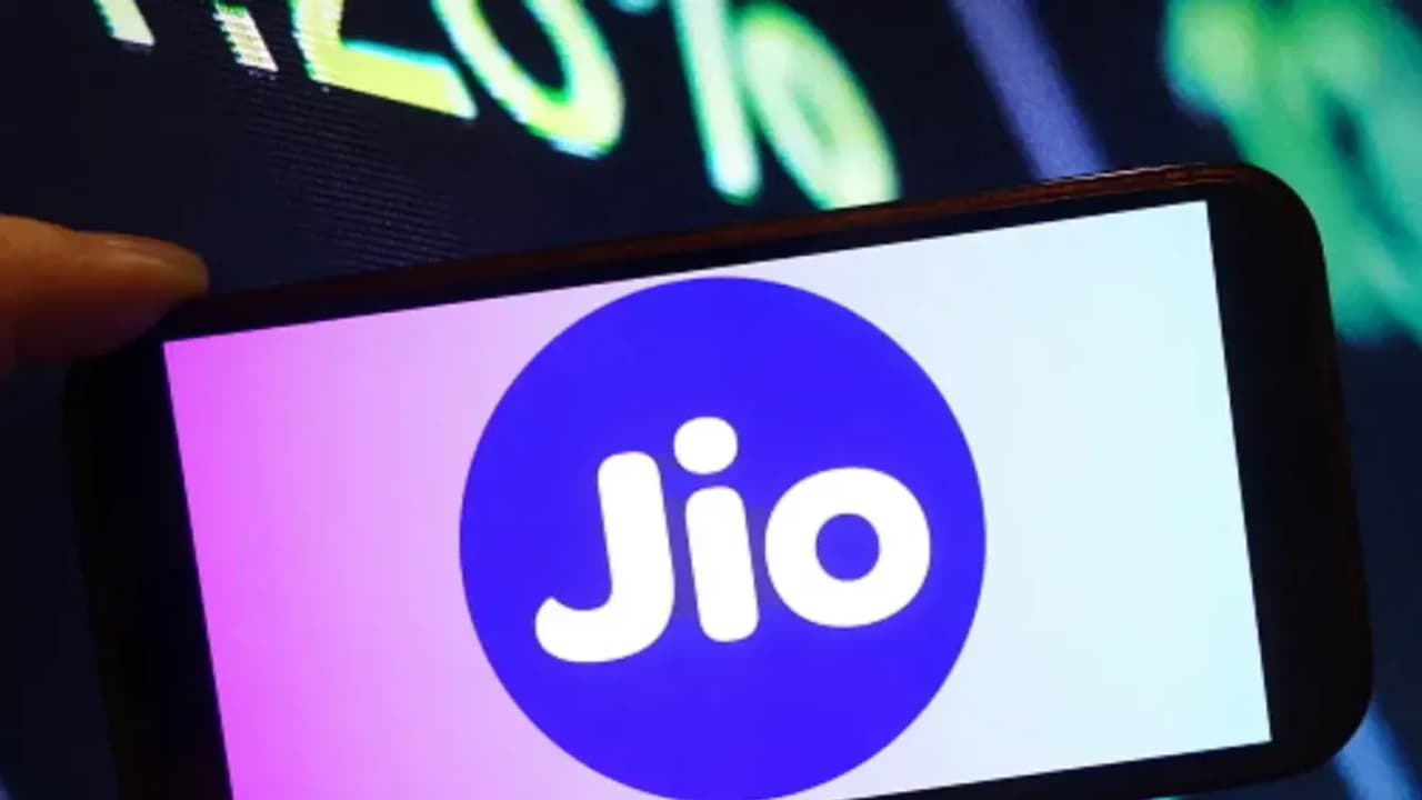 https://stocktwits.com/news articles/markets/equity/jio financial eyes breakout sebi ra sees strong uptrend warns of near term pause/chmOgcfRR4c https://stocktwits.com/news articles/markets/equity/jio financial eyes breakout sebi ra sees strong uptrend warns of near term pause/chmOgcfRR4c